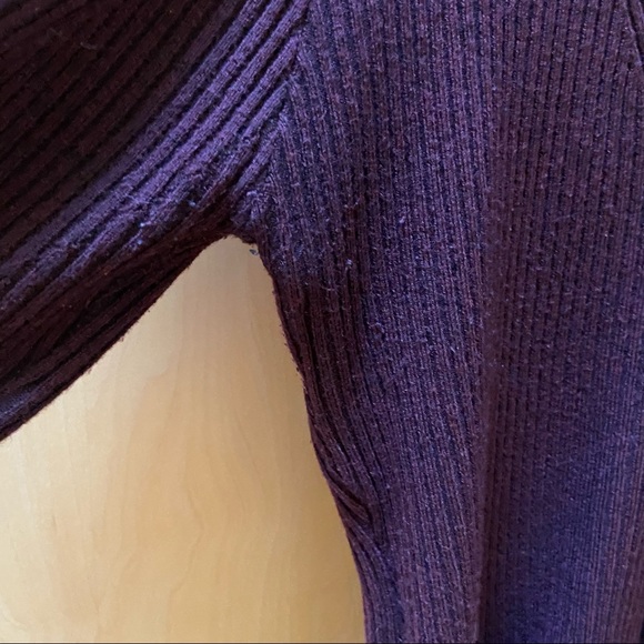 John + Jenn ribbed keyhole choker plum sweater M - Picture 5 of 9